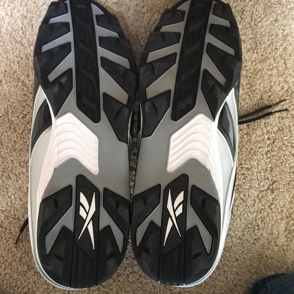 NWOB! Reebok NFL SZ 15 football sneakers / cleats main image 6